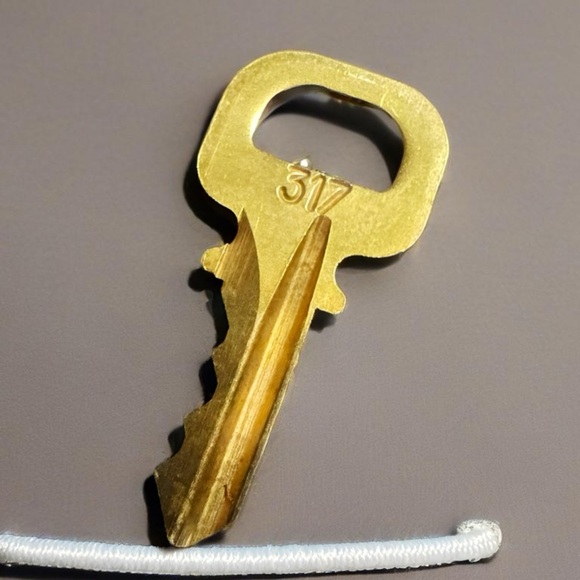 Louis Vuitton GOLD Lock & Key Gold tone Authentic. Number 317 MSRP $300 - Picture 6 of 6